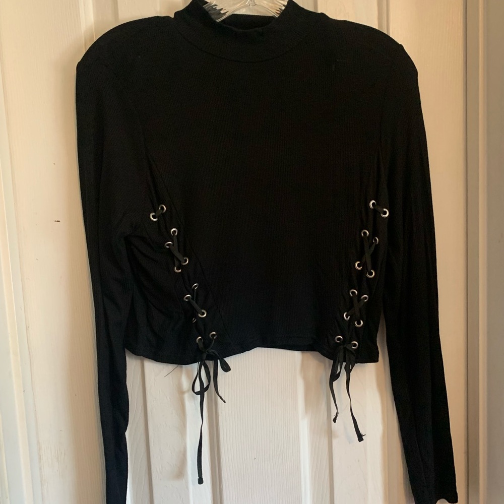 black lace up detail crop top